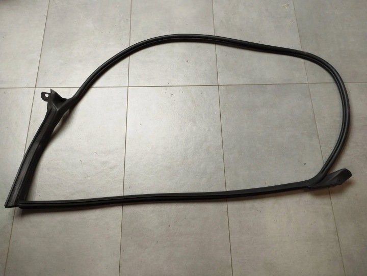 VW Arteon R Joint Portière Gauche 3G8867337