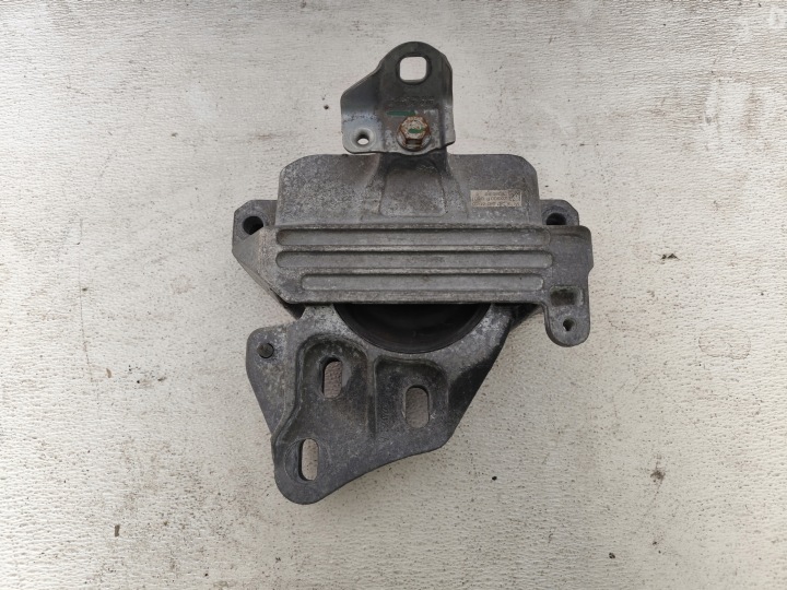 MERCEDES W177 W118 2019 1.3B Stütze getriebehalter getriebestütze getriebelager