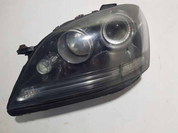 MERCEDES ML W164 AMG Licht links vorne XENON schwarzer