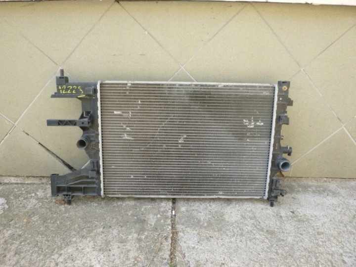 OPEL ASTRA 4 IV J 13281773 water cooler