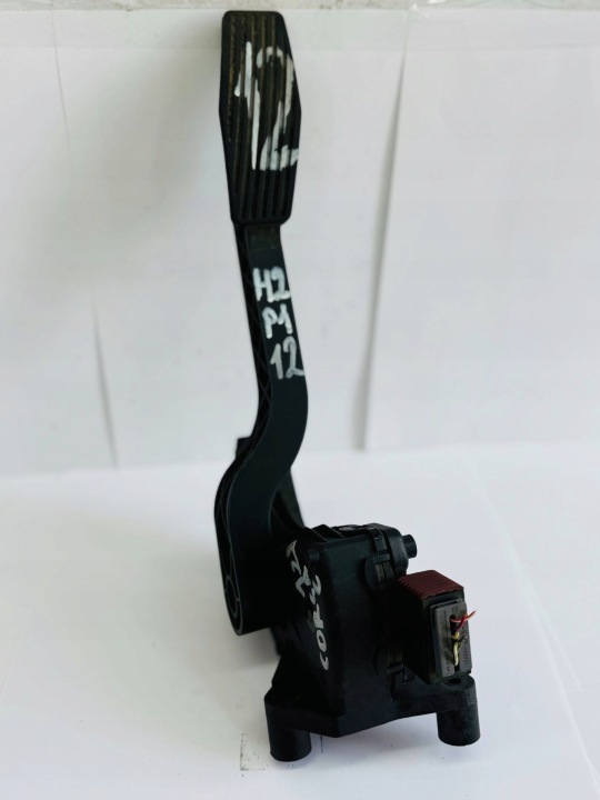 potencjometr plynu OPEL CORSA C 9129423