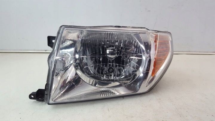 light front front left Mitsubishi Pinin