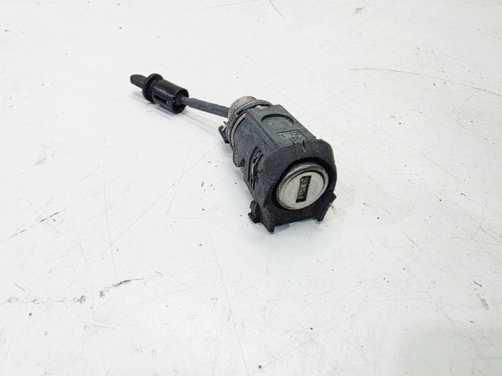 Insert de la serrure Portière Gauche Avant AUDI A1 8X 8X1837167