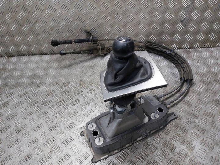 Schalthebel Schalt getriebe + Bowdenzug 6B AUDI A3 8P 1K0711049AQ