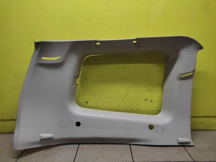 MITSUBISHI PAJERO 3 copertura GREMBIALINA SLUPKA sinistra posteriore MR391225