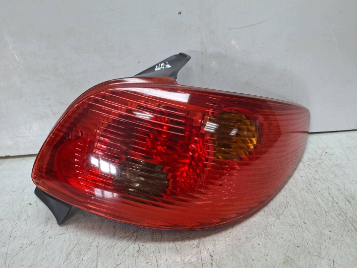 Licht hinten rechts PEUGEOT 206 LIFT 2002