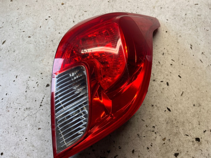 OPEL MOKKA A MOKKA X Licht rechts heck rechts hinten ZWYKLA 2012-19