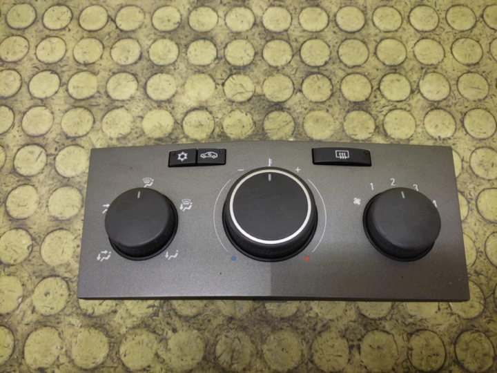 OPEL ASTRA H PANEL air conditioning devices of the air conditioning 13201300
