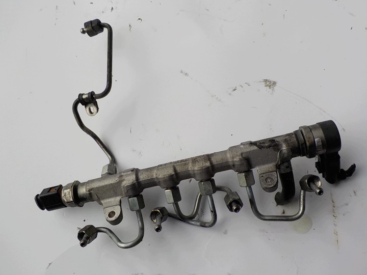 AUDI A4 B8 2.0 TDI ORG Kraftstoffverteiler Einspritzleiste 03L130089N
