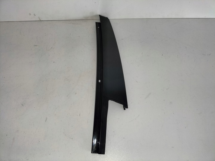 LIŠTA KRYTKA DVERE ZADOK PRAVÁ BMW F10 F11 10-17