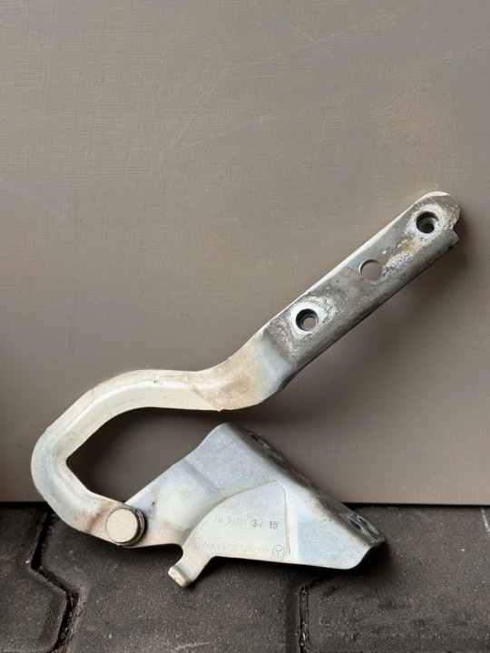 Scharnier der Kühlergrill links MERCEDES VITO 639 LIFT A6397500251