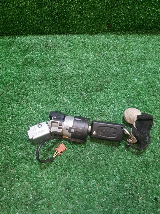 ignition Z KLUCZYKIEM PEUGEOT 207 36410600