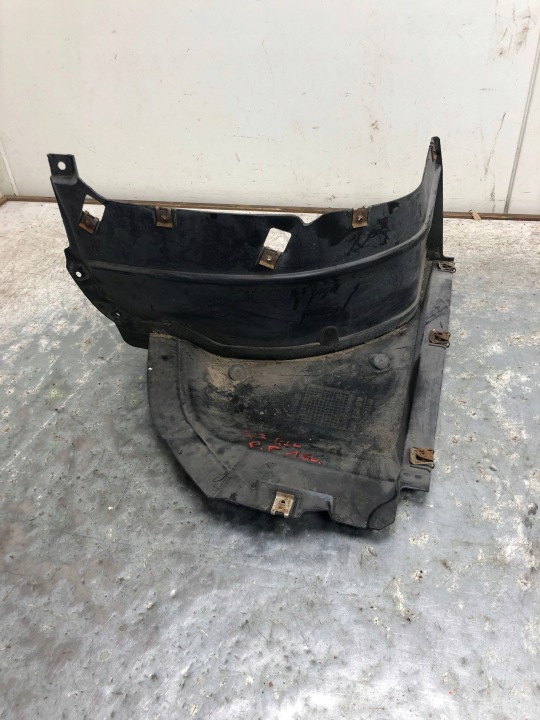 NOSEK NADKOLA rechts vorne AUDI Q3 8U LIFT 8U0853888E