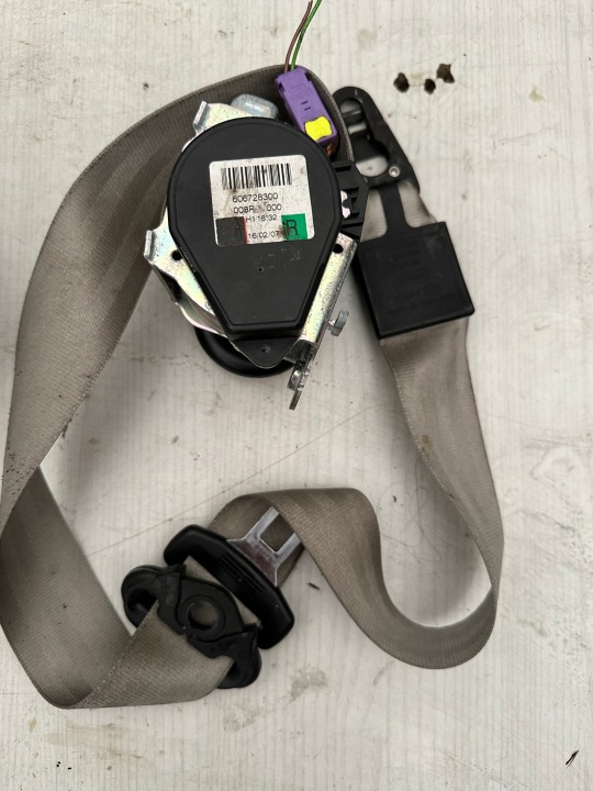 Gurten Sicherheits rechts vorne Audi OE 606728300