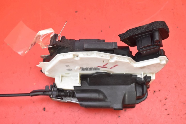 de la Serrure Portière Gauche Arrière Arrière EU 5E0839015A SKODA OCTAVIA 3 III 5D HB 13-17