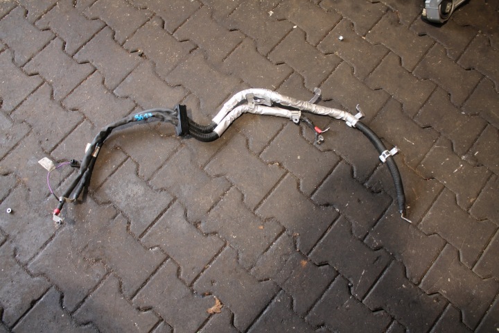 3613. Tuyaux ZASILAJACE MERCEDES AMG GT A1905400601 A1905407200