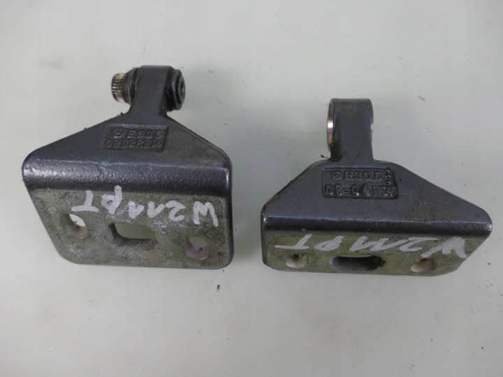MERCEDES W211 LIFT scharniere Tür rechts heck C368