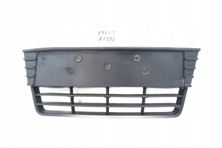 grid grille central of a bumper front FORD FOCUS MK3 10-14 BM51-17K945-A
