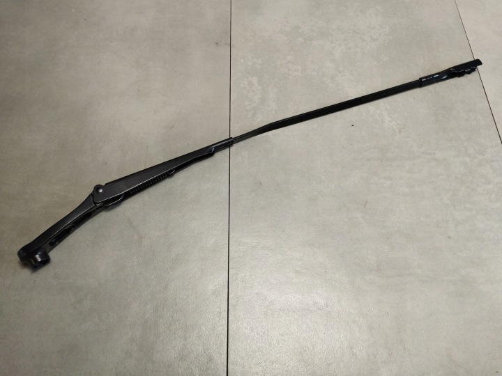 Audi A5 B10 wiper arm right 4K1955408