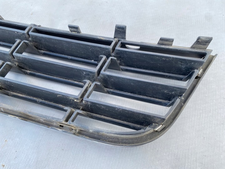 VOLKSWAGEN PASSAT B6 3C COHÉSION DE GRILL ATTRAPA - 3C0853677 11