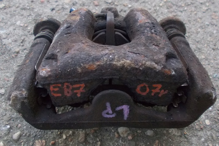 BMW E87 2.0 and 07R caliper brake left front