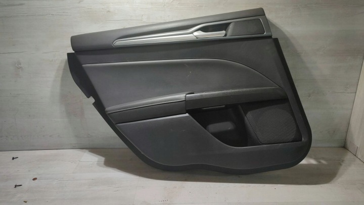 Ford Mondeo MK5 16r 2.0TDCi zadok strana ľavá Bok tapacír dvere