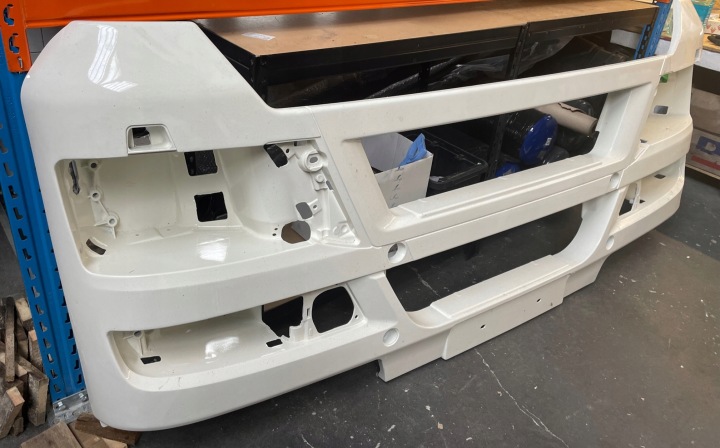 nárazník přední předek boční MAN TGX EURO 5 BIALY 81416100364 BIELSKO