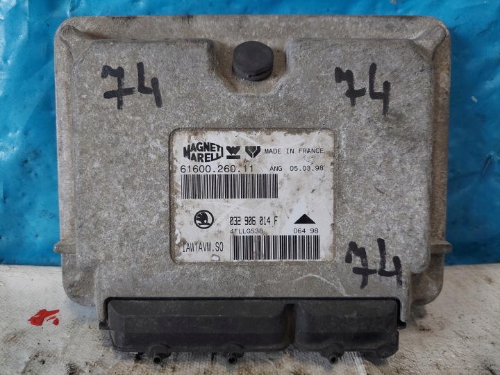 OCTAVIA 1.6 B 032906014F bedienteil des motors