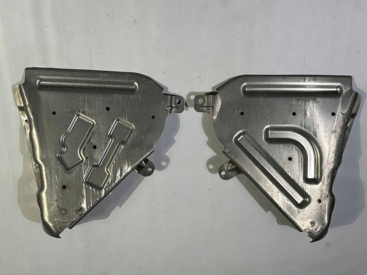 Untere Tank Tank Abdeckung rechts links Chevrolet Corvette C7 2014+ 10
