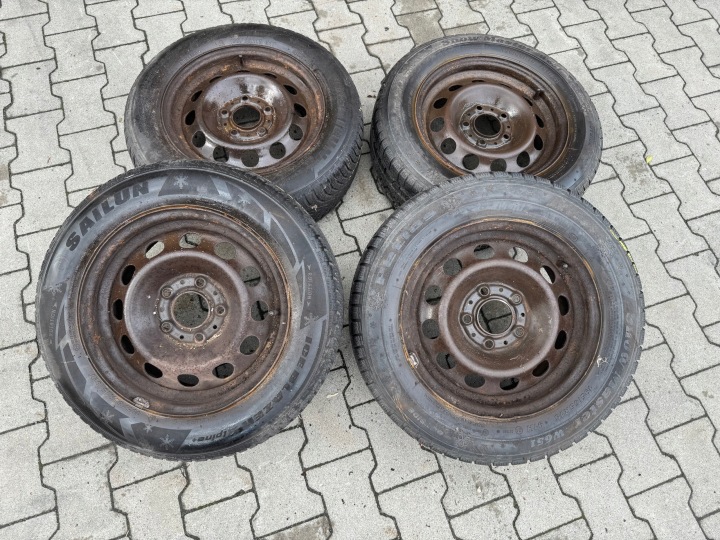 kola plechové 15'' BMW E46 gumy zimní 195 65 15 2020ROK 6MM KOMPLET