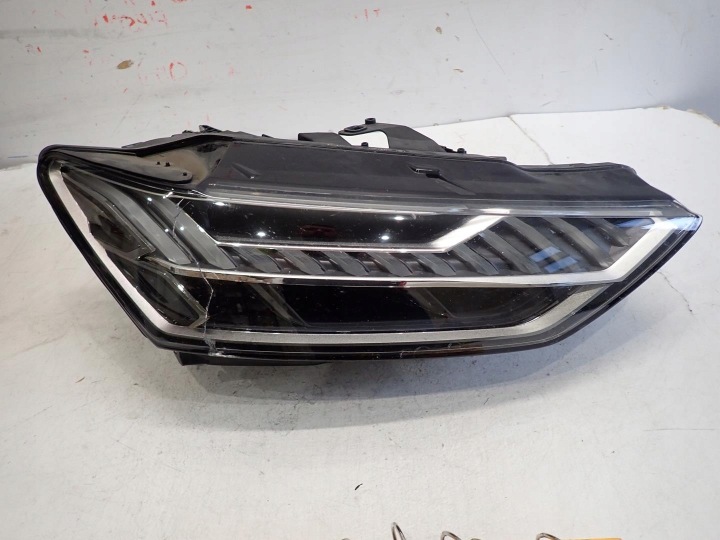 Licht vorne vorne rechts AUDI A7 2018- FULL LED MATRIX 4K8941036F