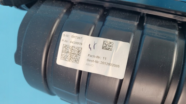 MERCEDES EQA 250 21r CENTER TUNEL A1776806001 12