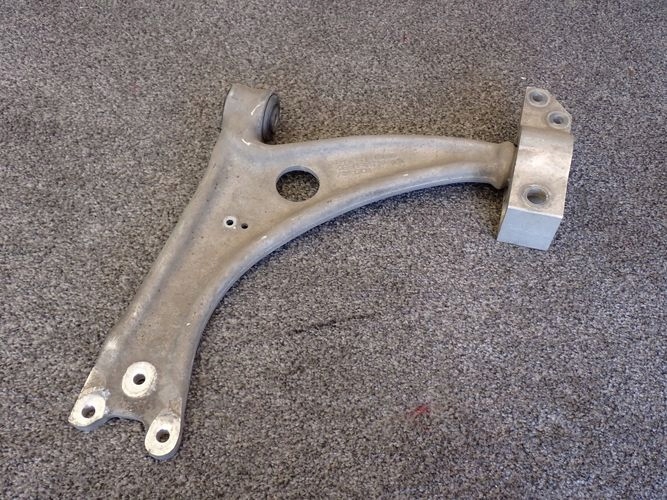 AUDI TT 8J0 arm left 8J0153D