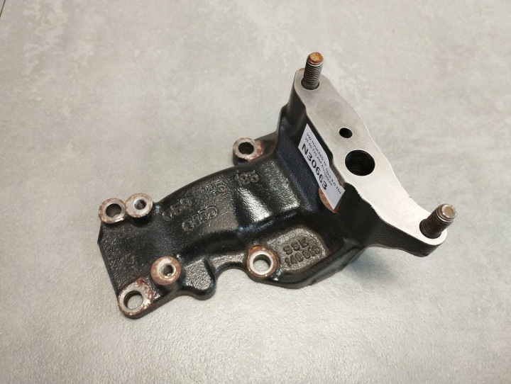 Volkswagen Touareg 7P console tube 059145195