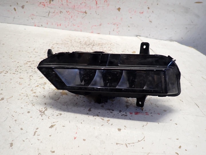 fendinebbia sinistra SKODA SCALA LIFT 2023- 657941699A