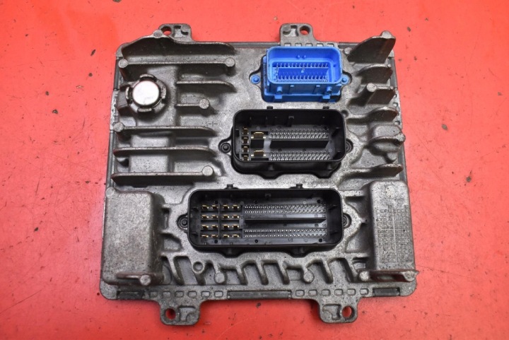 riadiaca jednotka MOTORA 55493025 395357783 OPEL ASTRA 5 V K 1.6 CDTI 136 KM 15-20