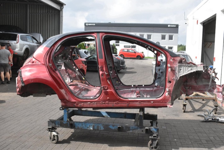 LONGHERONE parafango sinistra Destra posteriore quarto LONGHERONE RIVESTIMENTO MONTANTE MINIGONNA 2PU TOYOTA YARIS IV