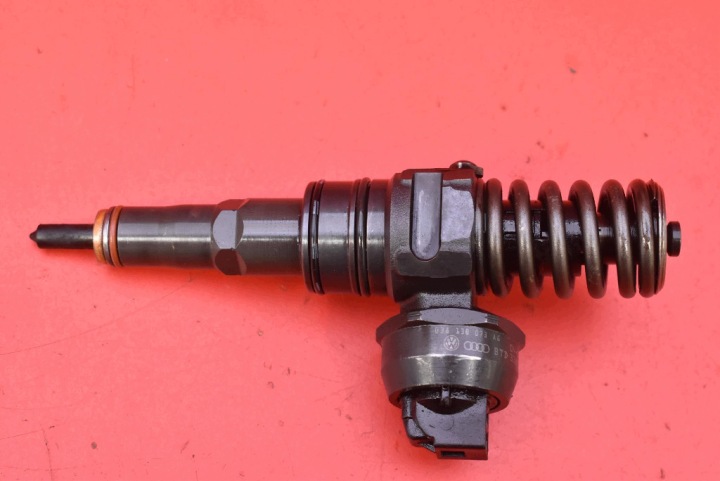 nozzle nozzle 038130073AG 0414720215 SKODA OCTAVIA 2 II 1.9 TDI 105 KM