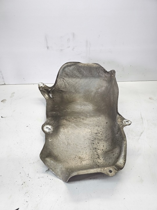 copertura GREMBIALINA TERMICZNA AUDI A3 LIFT VW GOLF 1K0825721B
