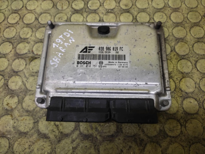 VW SHARAN and 1.9 TDI control unit of the engine 0281010751