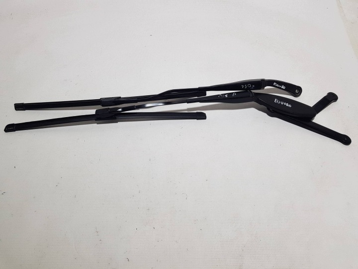 MERCEDES W205 scheibenwischer wischerarm KOMPLET A2058203501 A2058208301