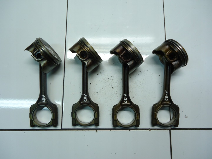 HONDA CR-V III 2.0 and-VTEC 2010 150KM R20A2 piston with connecting rod