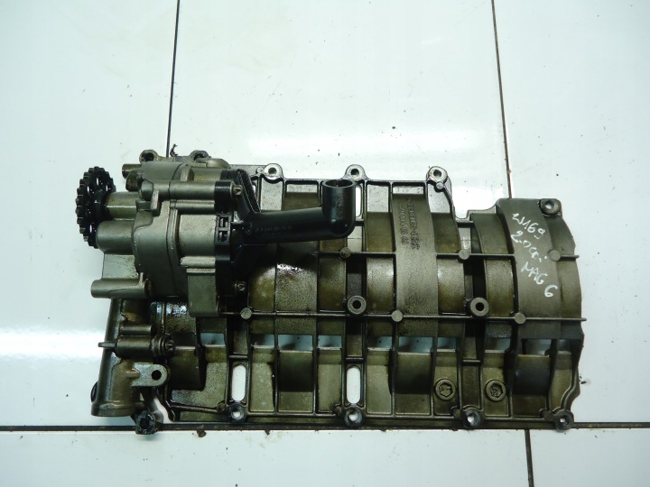 MERCEDES A W169 2.0CDI oil pump A6401810401 cover A6400140966