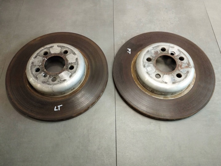 BMW 7 G11 750i discs brake rear part 6860925