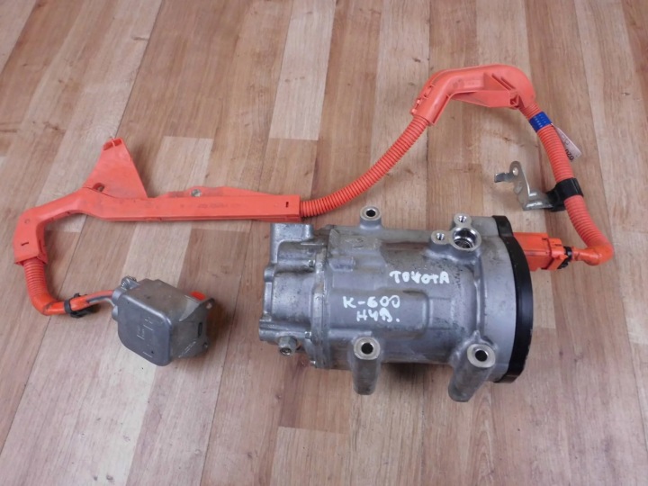 Toyota RAV4 V 18+ 2.5 HYBRID Pompe ABS 88370-33050 88370-33051 821H2-33020