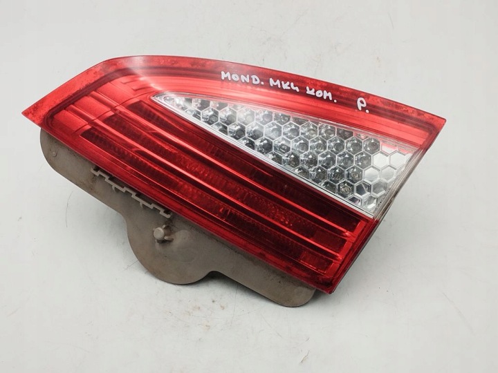 Ford Mondeo MK4 IV kombi light right rear part rear to the bonnet