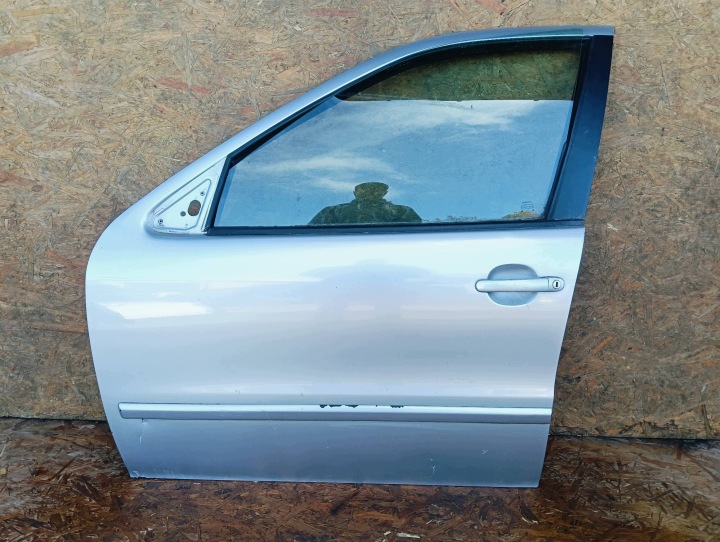 ajtó bal eleje Seat Leon és 1.8 T L57N