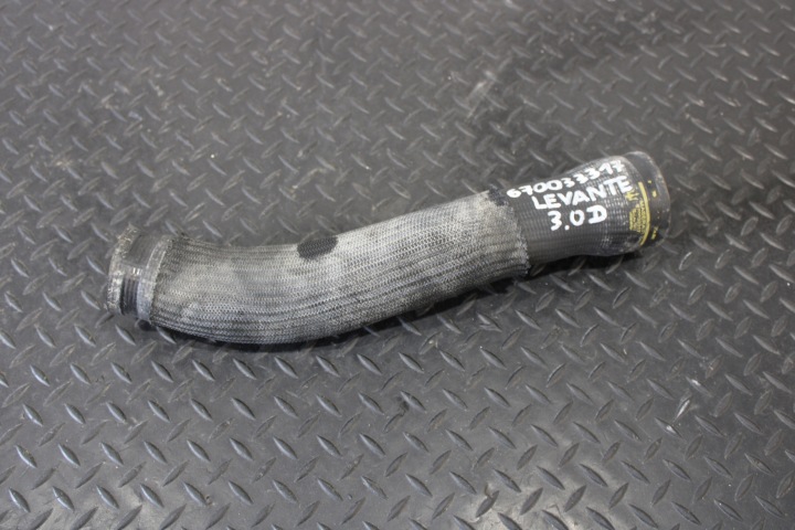 Tuyau flexible Conduit pieces tuyaux Intercooler MASERATI LEVANTE M161 670033317