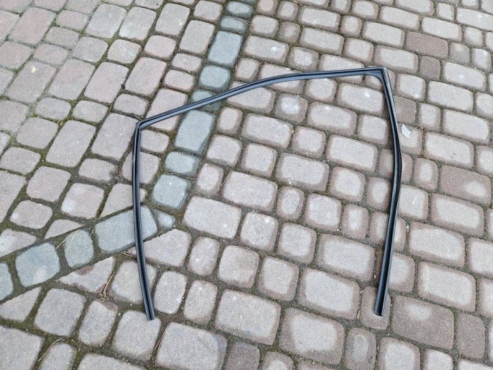 68151-0E080 Moulage zgarniacz Portière Avant de gauche usz Toyota Highlander XU70