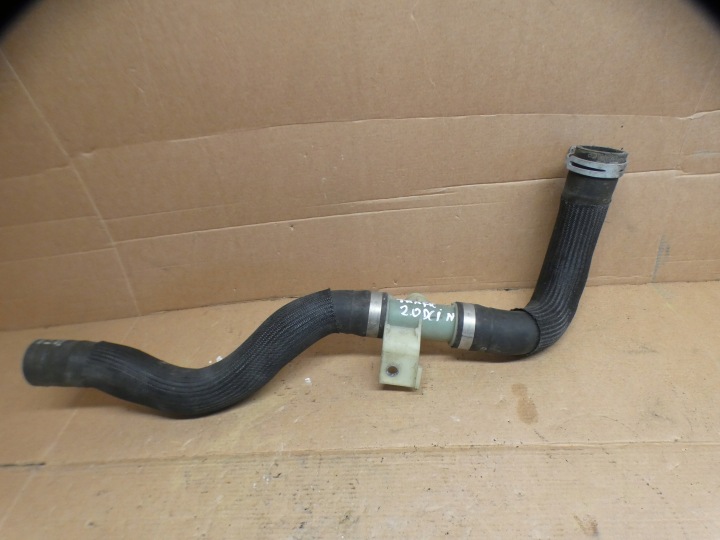 Schlauch UKLADU CHLODZENIA 215030921R 2.0 DCI RENAULT TRAFIC III LIFT
